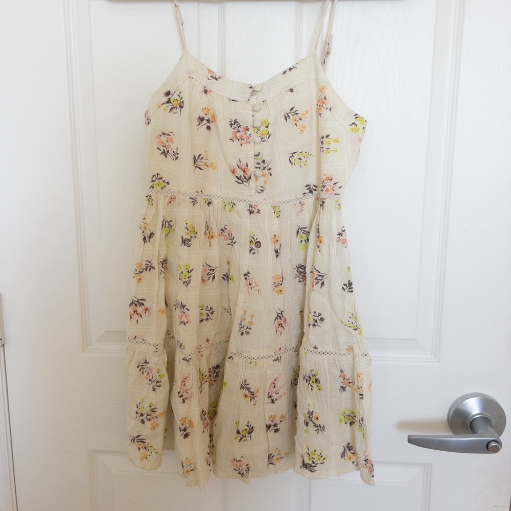 Floral urban outfitters mini sundress 🌼🌼